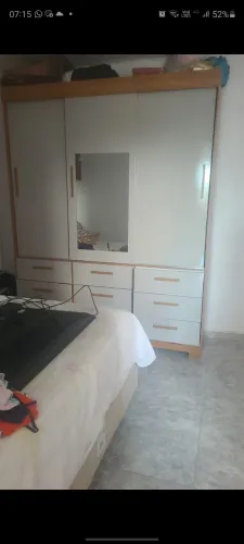 Guarda roupa semi novo