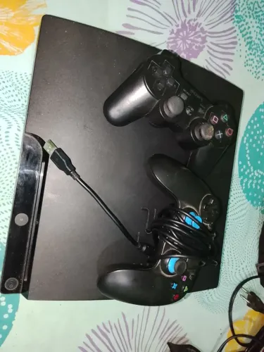 Vende-se PS3 completo com 1 mês de uso 