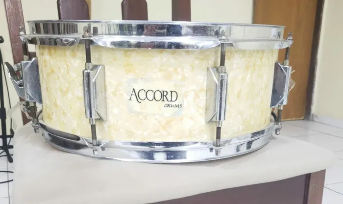 Vende-se caixa de bateria 14 polegadas marca ACCORD