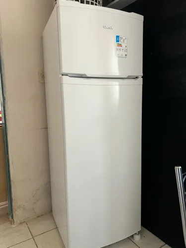 GELADEIRA SEMI NOVA, 2 meses de uso marca CONSUL