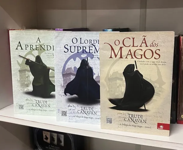 Trilogia do Mago Negro