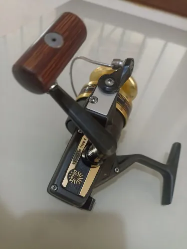 Molinete Daiwa BG 15