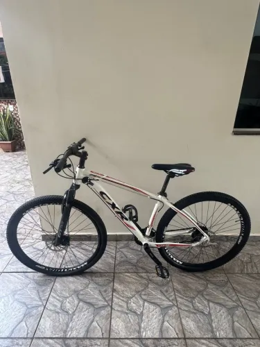 BICICLETA GTMAX CXR ARO 29 SHIMANO ALTUS 27 VELOCIDADES FREIOS HIDRÁULICO
