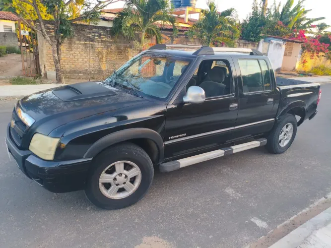Chevrolet S10 P-up Tornado 2.8 TDI 4x2/4x4 CD Dies 2010