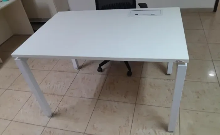 MESA LINEAR DE TRABALHO DE 120(L)X75(P)X