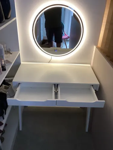 Lindo camarim com espelho led e com touch. Praticamente novo
