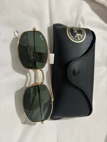 Óculos original ray ban, nunca usado.
