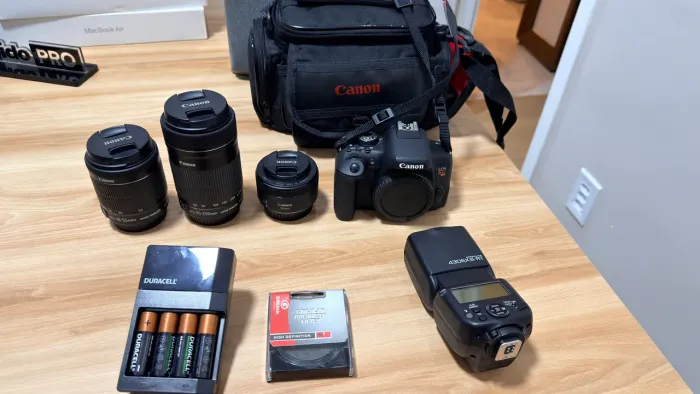 Câmera Cânon T6I + Kit de Lentes e acessórios 