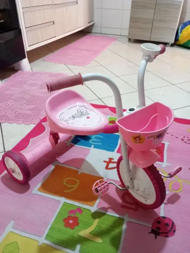 Triciclo menina