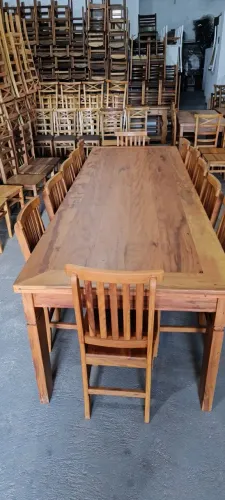 Mesa de madeira com 12 cadeiras 3x1 toda em Peroba Rosa $ 7.199,00 a pronta entrega 