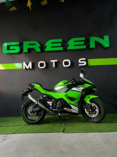 KAWASAKI NINJA 500 (GREEN MOTOS)