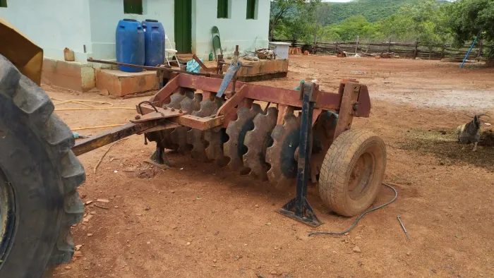 Trator CBT 1105