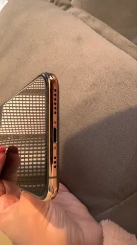 iPhone 11 Pro Dourado - bateria 70%