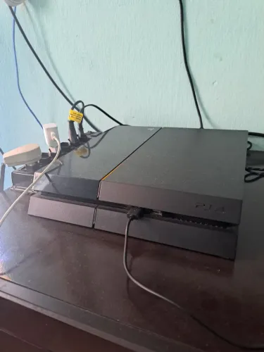 PlayStation 4: Acompanha 10 jogos + 1 Controle