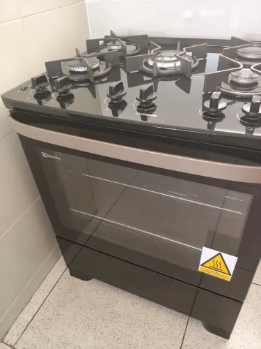 Fogão Eletrolux 5 bocas de vidro. Baixando pra vender logo