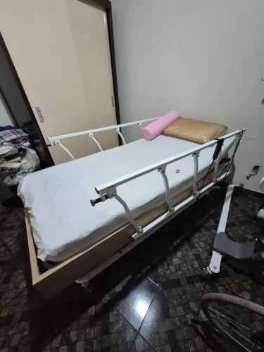 Cama retrátil com colchão inflável e motor para enxer