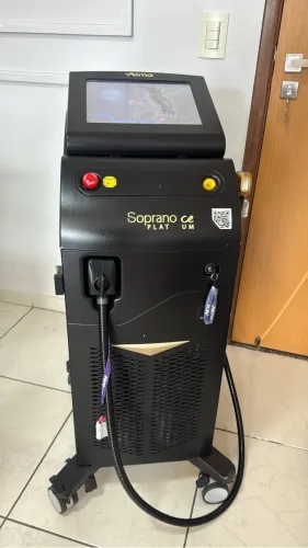 Máquina de depilação a laser 