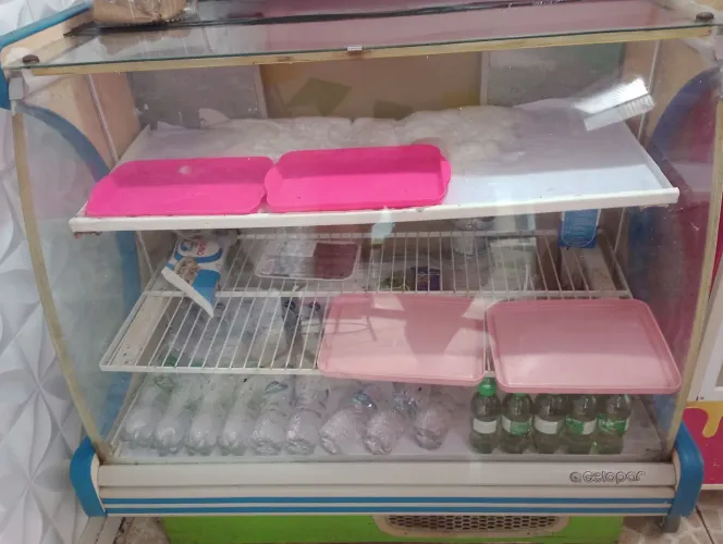 VITRINE REFRIGERADA GELOPAR
