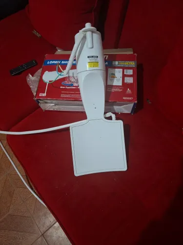 Vendo esse chuveiro muito bom de uso ,sai bastante água