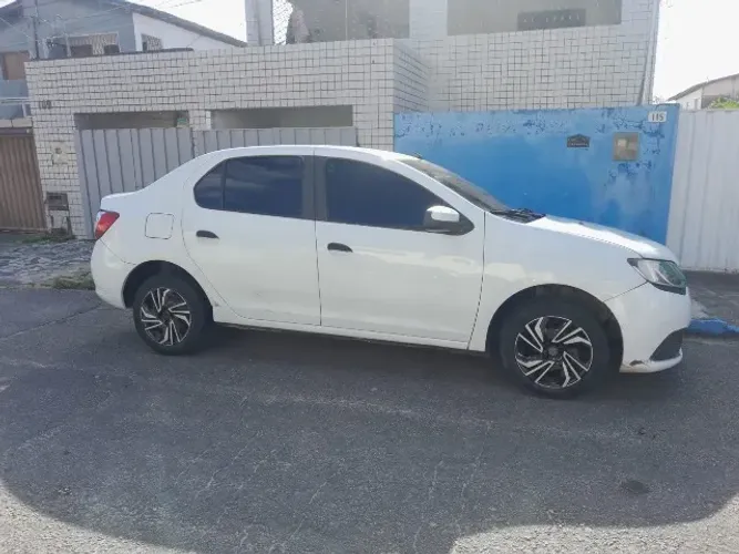 Renault Logan Expression Hi-flex 1.6 8V 4P 2014