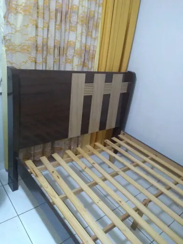 Cama de casal, material em MDF