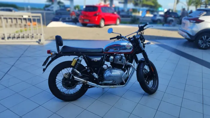 Royal Enfield Interceptor 650 Chrome - 2023#