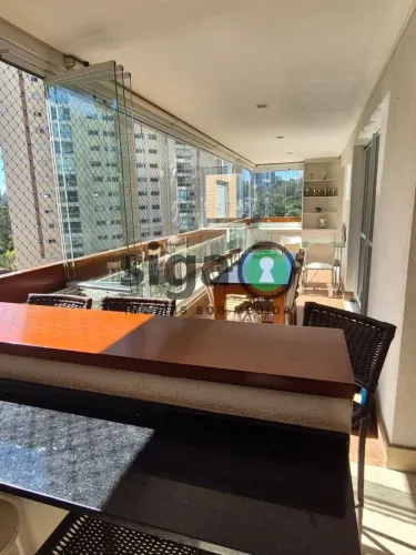 Apartamento à venda no Panamby, 3 dormitórios, 3 vagas + depósito, Rua Fábio Lopes dos San