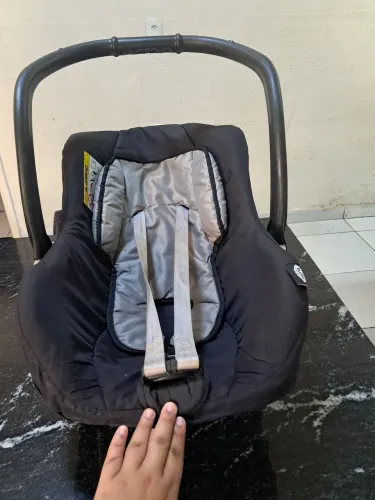 Vende-de bebê conforto 