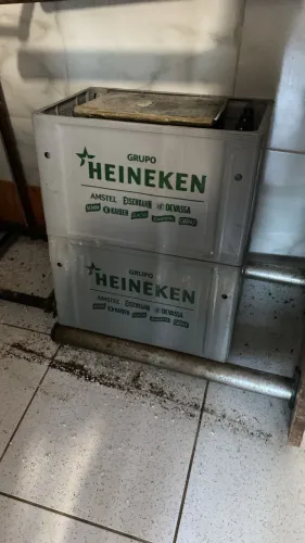 2 grades de vasilhame 600ml Heineken 