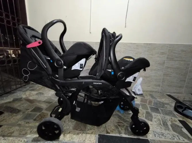 Carrinho para bebês gêmeos