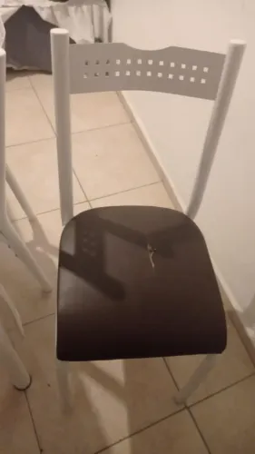Mesa com 4 cadeiras