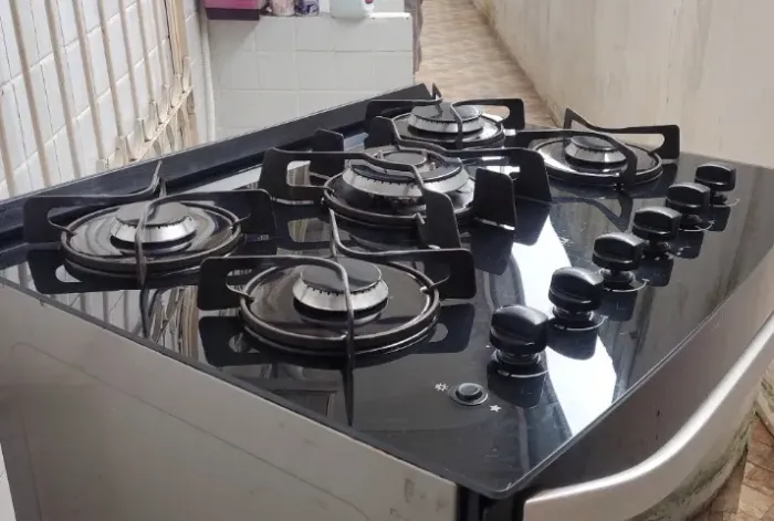 Fogão 5 Bocas Electrolux Mesa de Vidro e Food Sensor (76GRS) - Bem Conservado