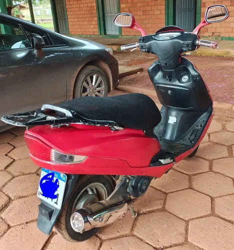 Vendo Suzuki Burgman 125cc doc em dias e pronto para transferir