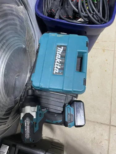 Vendo ferramentas