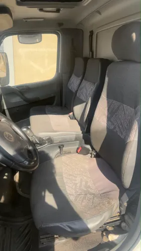 CAMINHÃO MERCEDES 815 2011