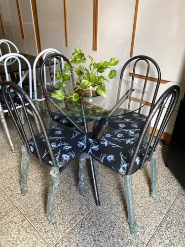 Jogo de Mesa de Cozinha com 4 Cadeiras Nova na Promoção 