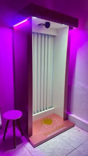 Cabine de Bronzeamento Artificial Vertical 10 Lâmpadas - Seminova (Pouquíssimo Uso)
