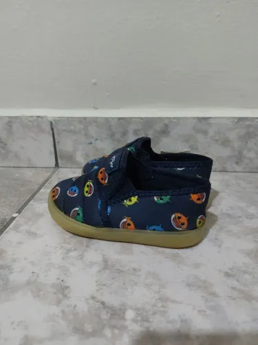 Tenis infantil Babyshark