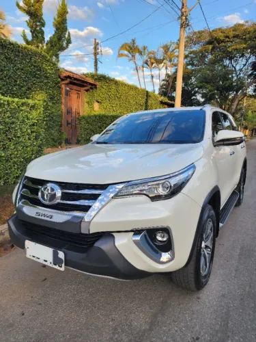 Toyota Hilux SW4 SRX 4X4 2.8 TDI 16V Dies. Aut. 2019