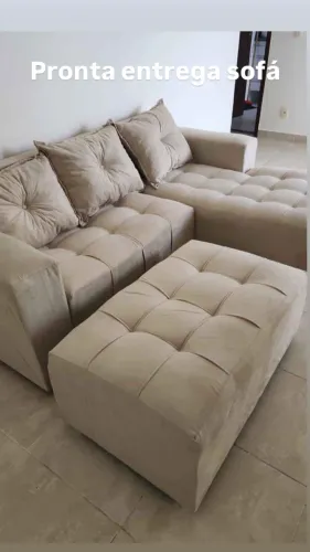 SOFÁ . Disponível bege 