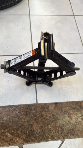 Macaco universal automotivo 