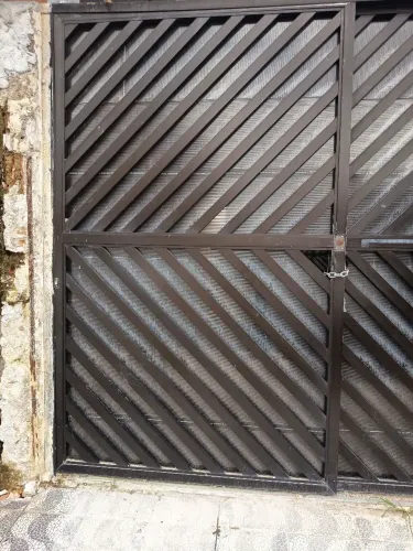 Portão de alumínio