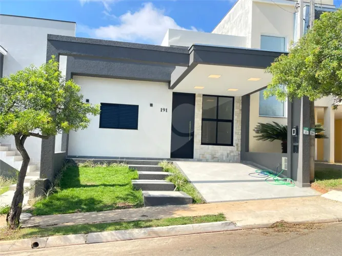 Casa à venda em Sorocaba / Condomínio Fechado / 3 Dormitórios