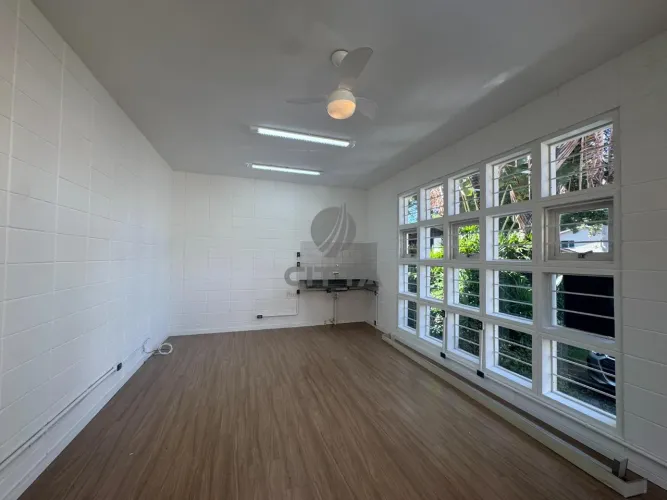 Sala comercial para locação na Galeria Vila Toscana em Barão Geraldo, Campinas/SP.