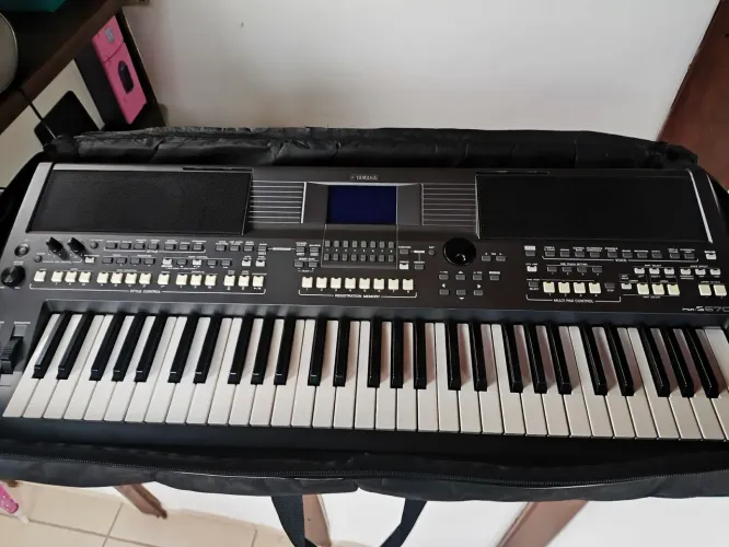 Teclado PSR 670