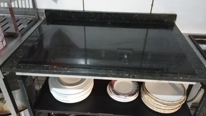 Fogão por indução 5 bocas eletrolux com bancada de granito