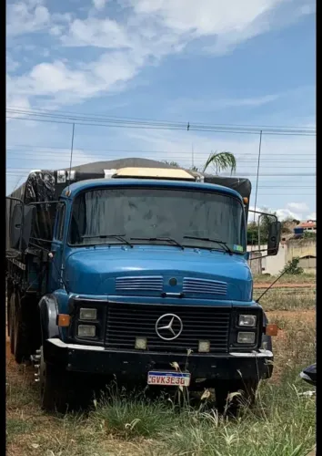 Vendo caminhão cara preta ano 85 ..caminhão tá top .só trabalhar