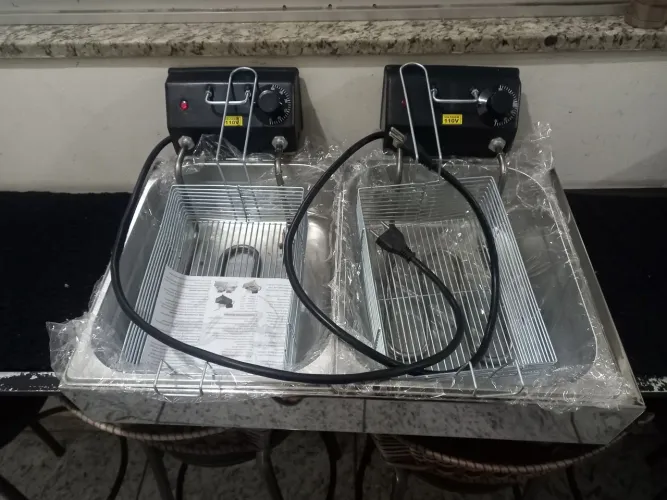 Fritadeira duas cubas 10lt nova