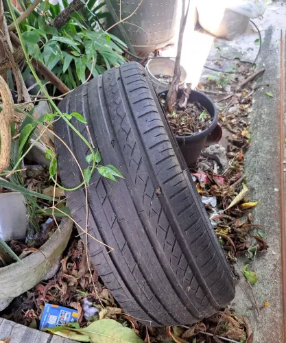 PNEU CARRO 215/45 R17 - USADO