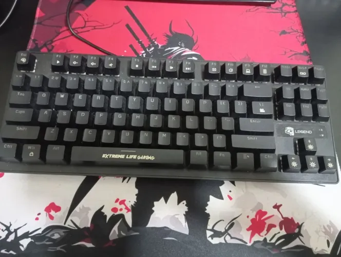 Teclado mecânico com switch azul